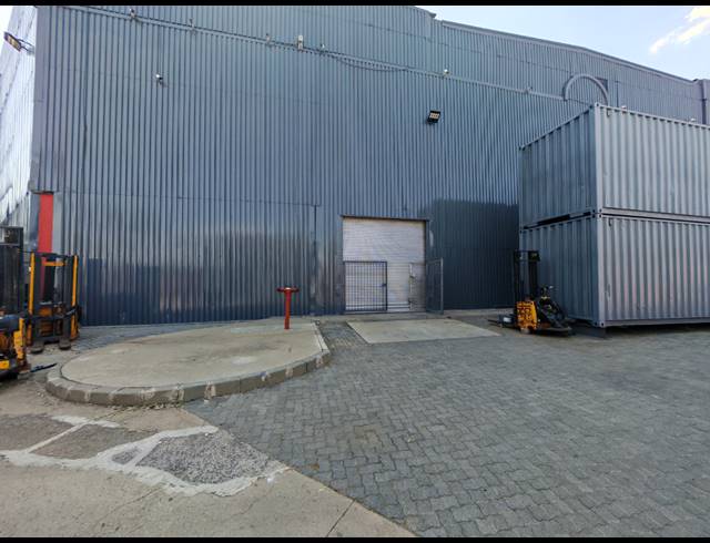 1,249M² WAREHOUSE TO LET IN CITY DEEP